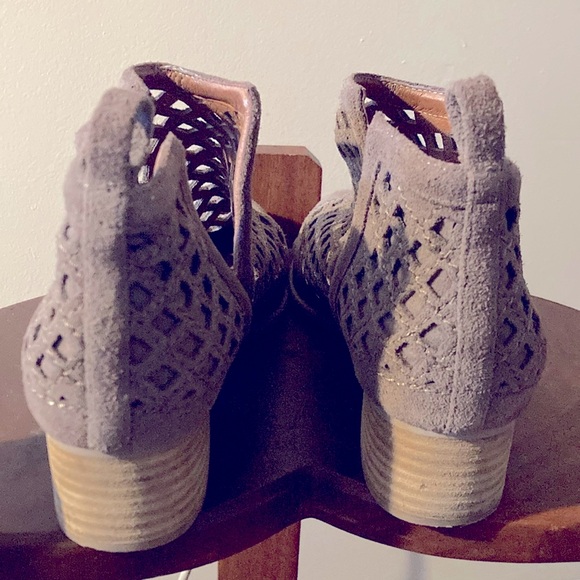 Jeffrey Campbell Taggart Taupe Open Weave Ankle Bootie - Size 11 - Picture 3 of 6